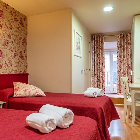 Hostal Matheu Madrid Esterno foto