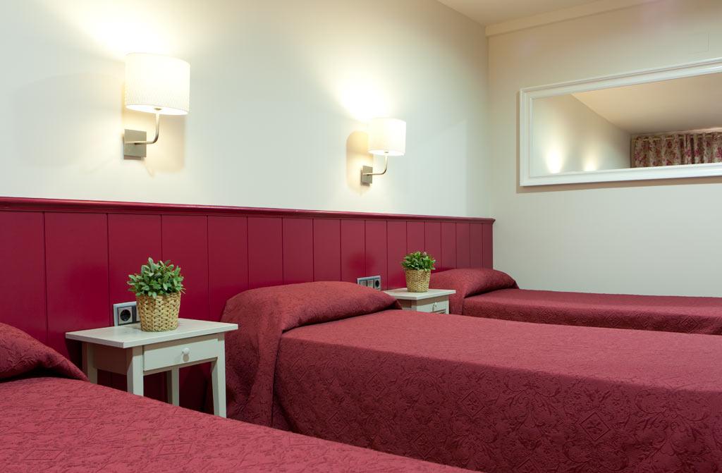Hostal Matheu Madrid Esterno foto
