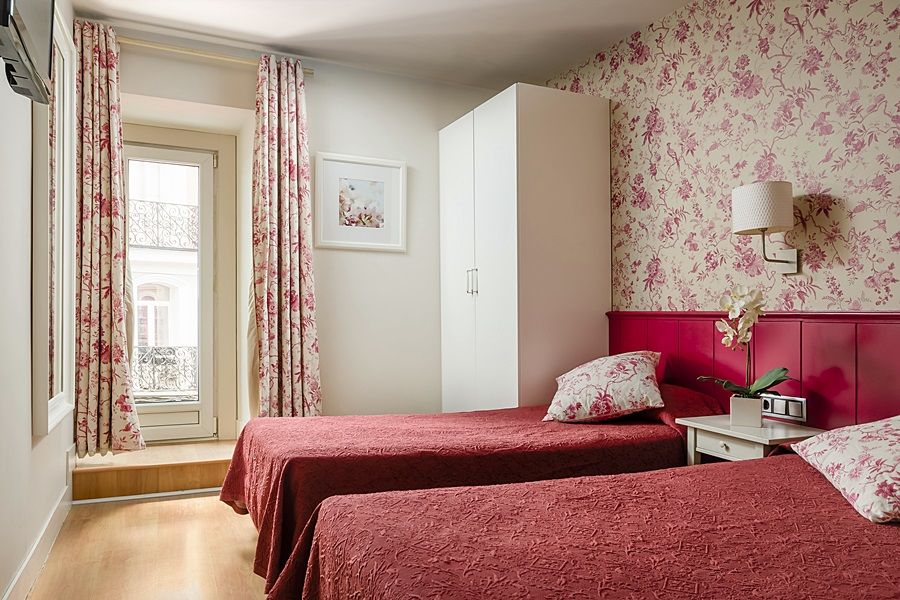Hostal Matheu Madrid Esterno foto